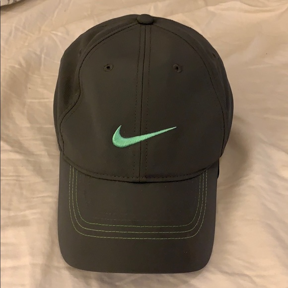 Nike Accessories - Nike Golf Ball Cap/Hat